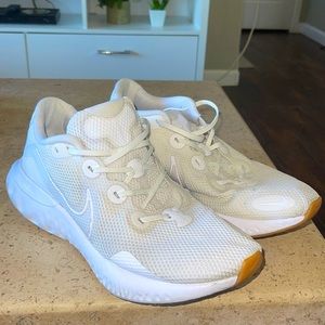 NIKE RENEW RUN RUNNING SHOE - MEN'S Size 11